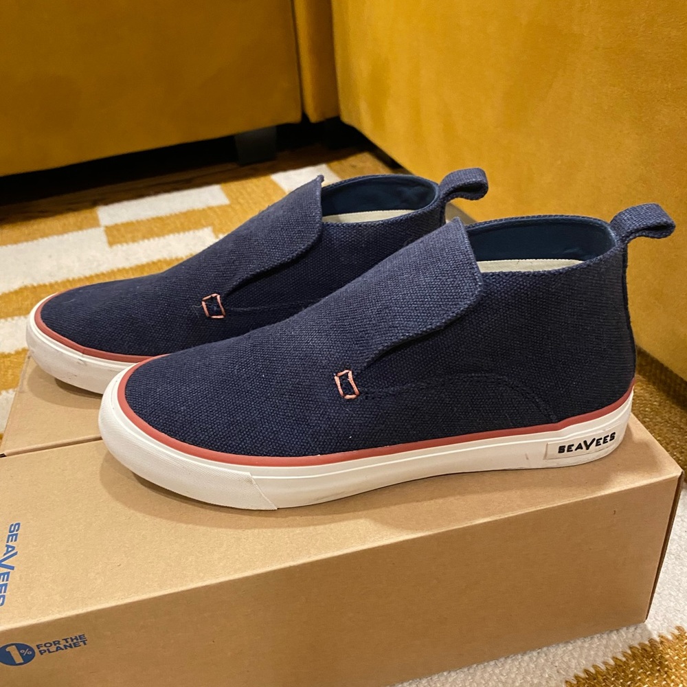 Seavees Huntington Middie Sneaker Women’s size 9